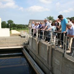 Die Gäste aus Erkelenz beim Besuch des Wasserwerks in Saint-Aubin de Terregatte