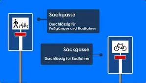 Schild Sackgasse durchlässig für Fußgänger und Radfahrende