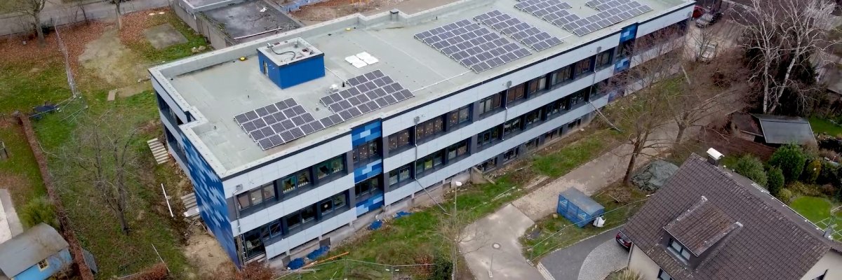 Drohnenaufnahme Peter-Härtling-Grundschule Gerderath