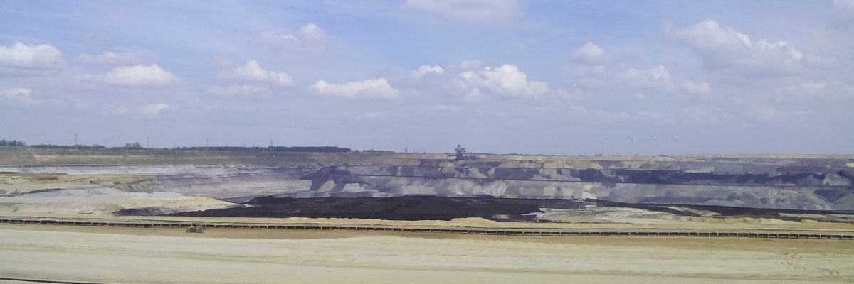 Tagebau Garzweiler 2 mit Bagger